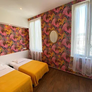 ** Hotel Interlaken Francie